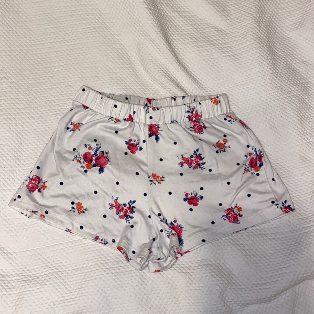 Little girl shorts | size 4 | white floral
